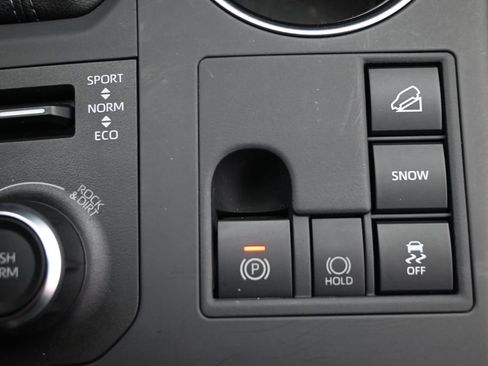 Used 2025 Toyota Highlander XSE AWD/4WD image 24