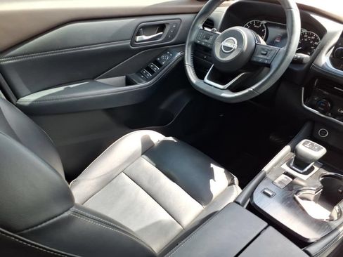 Used 2023 Nissan Rogue SL w/ SL Premium Package FWD image 9