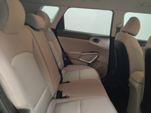 Used 2023 Kia Soul LX w/ LX Technology Package FWD image 19
