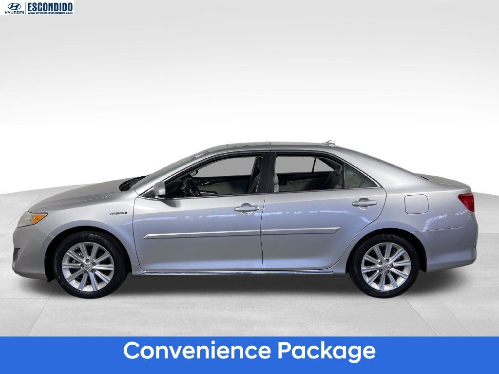Used 2013 Toyota Camry XLE w/ Leather Pkg FWD image 2