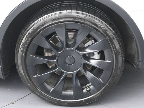 Used 2023 Tesla Model Y Long Range AWD/4WD image 33