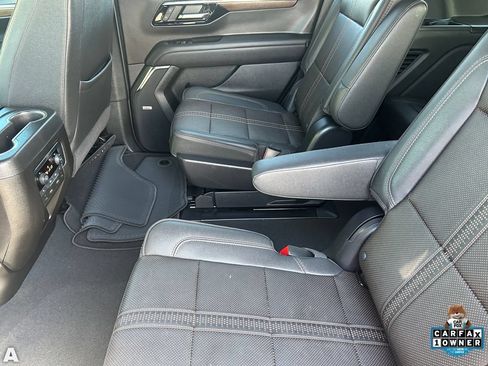 Used 2025 Chevrolet Tahoe High Country AWD/4WD image 16