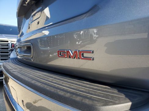 New 2026 GMC Yukon Denali w/ Denali Reserve Package AWD/4WD image 7