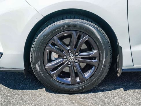 Used 2024 Toyota Sienna XSE w/ XSE Premium Package AWD/4WD image 9
