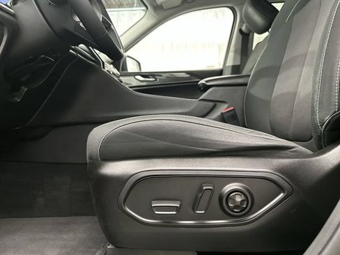 Used 2022 Jeep Grand Cherokee L Laredo w/ Luxury Tech Group I AWD/4WD image 17