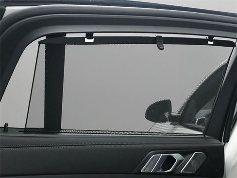 Used 2020 BMW X6 M50i w/ Executive Package image 13