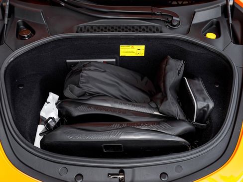 Used 2025 McLaren Artura image 33