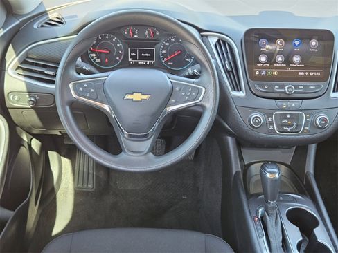 Used 2020 Chevrolet Malibu LS image 27
