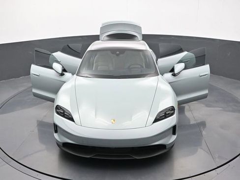 Certified 2025 Porsche Taycan AWD/4WD image 31
