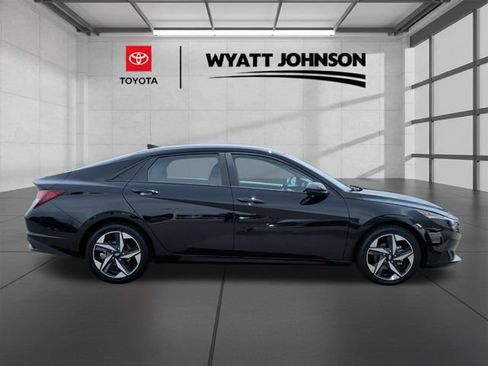 Used 2023 Hyundai Elantra SEL w/ Convenience Package FWD image 6