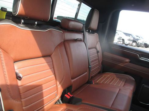 Used 2024 GMC Sierra 2500 Denali Ultimate AWD/4WD image 27