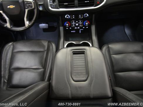 Used 2021 Chevrolet Suburban LT RWD image 28