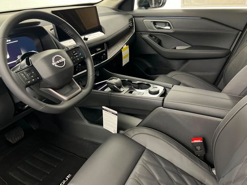 New 2026 Nissan Rogue Platinum w/ Tech Package image 15