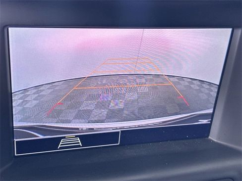 Used 2023 GMC Terrain SLE image 15