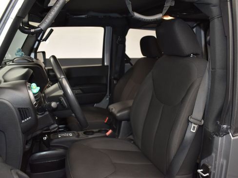 Used 2016 Jeep Wrangler Sport w/ Quick Order Package 24S AWD/4WD image 9