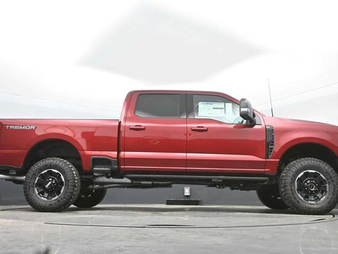 New 2025 Ford F250 XLT w/ Black Appearance Package image 38