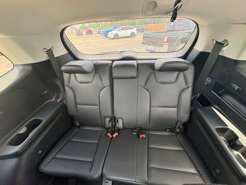 Used 2025 Kia Telluride S AWD/4WD image 14