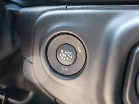 Used 2019 Jeep Wrangler Unlimited Sport AWD/4WD image 19