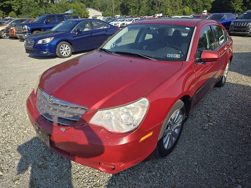 Used 2010 Chrysler Sebring Limited FWD image 1