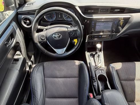 Used 2017 Toyota Corolla SE FWD image 17