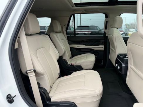 Certified 2022 Ford Expedition Platinum image 24