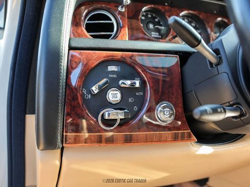 Used 2012 Rolls-Royce Phantom Sedan image 40