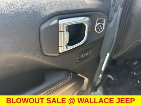 Used 2026 Jeep Wrangler Unlimited Sahara AWD/4WD image 16
