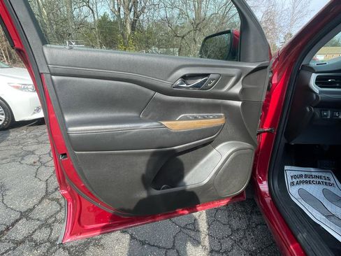 Used 2019 GMC Acadia SLE image 15