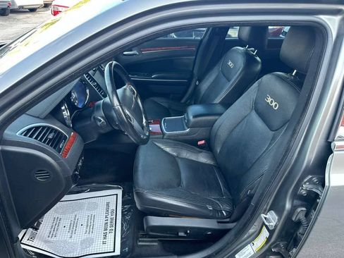 Used 2012 Chrysler 300 RWD image 11