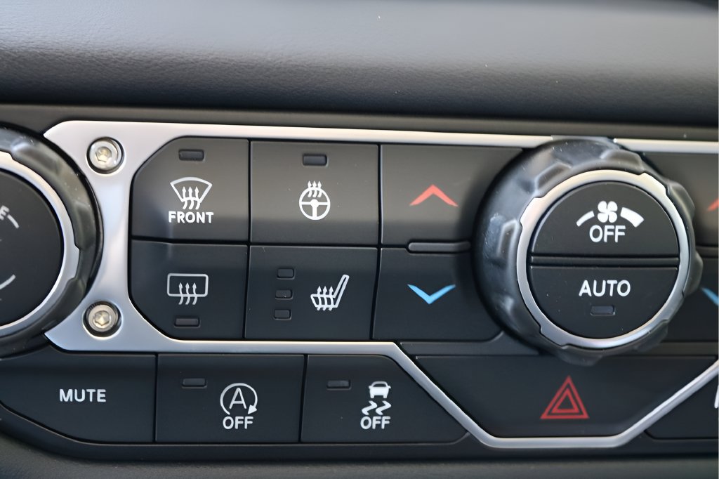 New 2026 Jeep Wrangler Unlimited Sahara AWD/4WD image 25