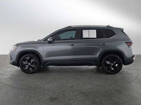 Used 2026 Volkswagen Taos SE FWD image 6