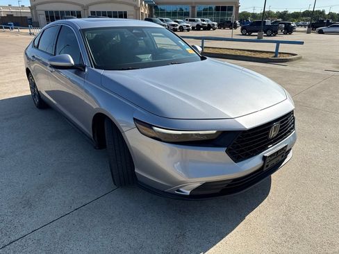 Used 2023 Honda Accord EX image 18