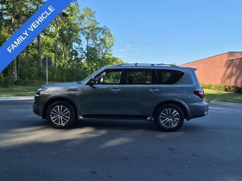 Used 2022 Nissan Armada SL w/ Captain's Chairs Package AWD/4WD image 10