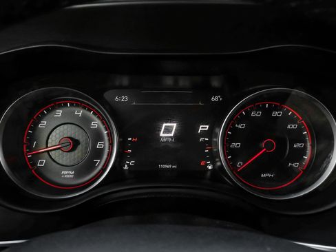 Used 2018 Dodge Charger SXT image 24