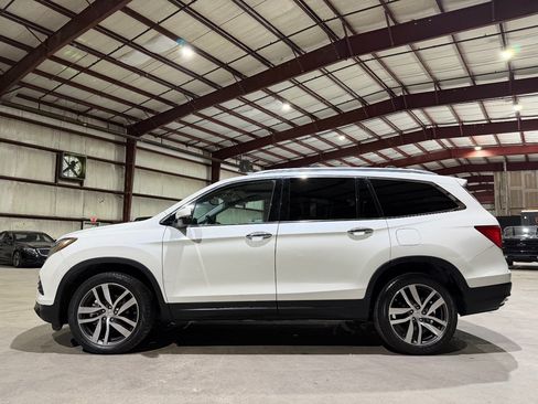 Used 2017 Honda Pilot Touring image 8