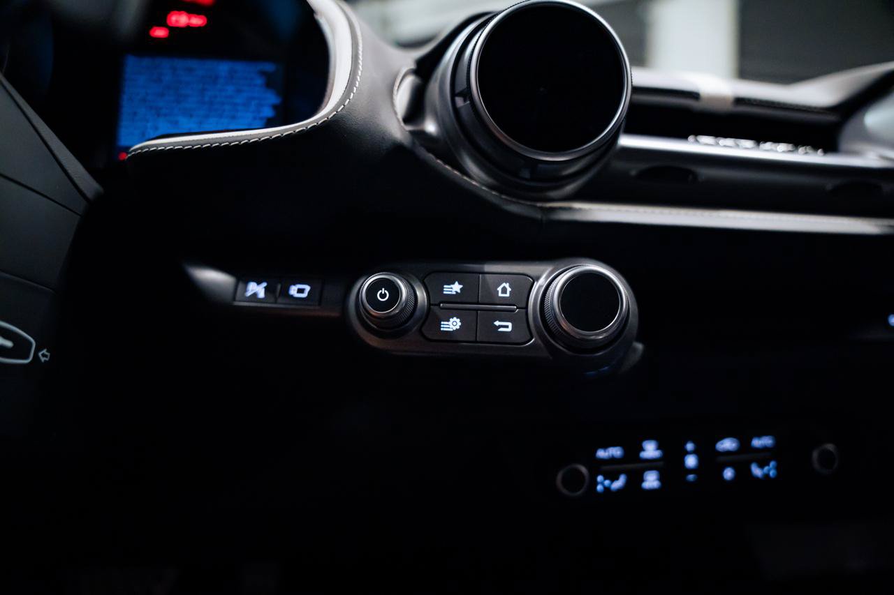 Used 2018 Ferrari 812 Superfast RWD image 42