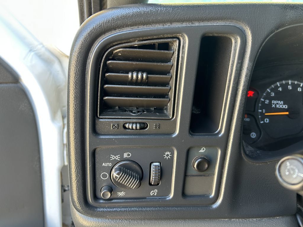 Used 2007 Chevrolet Silverado 3500 2WD Regular Cab image 4