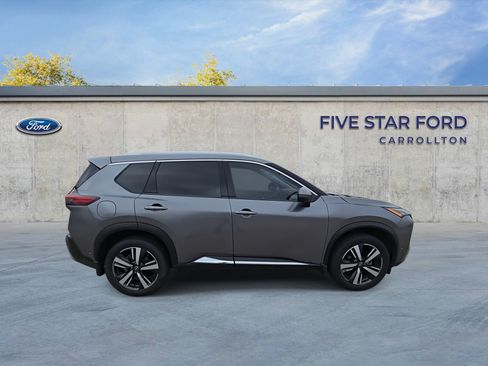 Used 2022 Nissan Rogue Platinum w/ Head-Up Display Package image 9