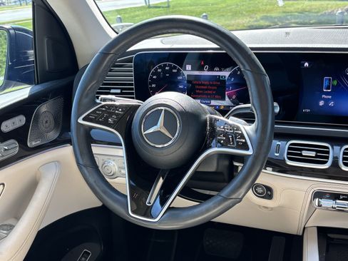 Used 2024 Mercedes-Benz GLS 450 4MATIC image 20