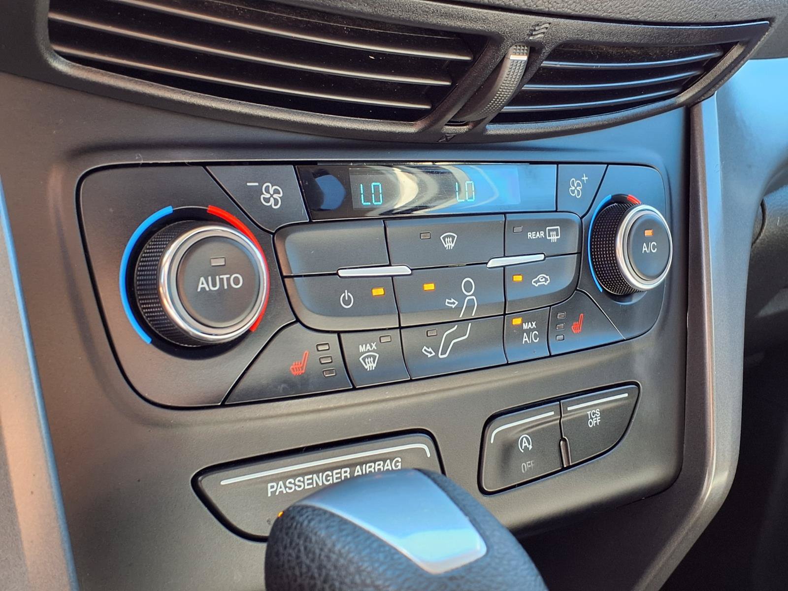 Used 2017 Ford Escape SE w/ SE Cold Weather Package FWD image 26