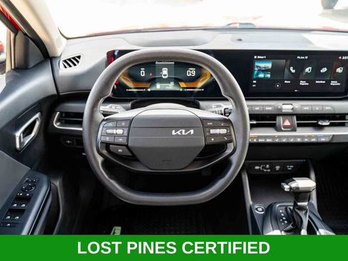 Used 2025 Kia K4 FWD image 25