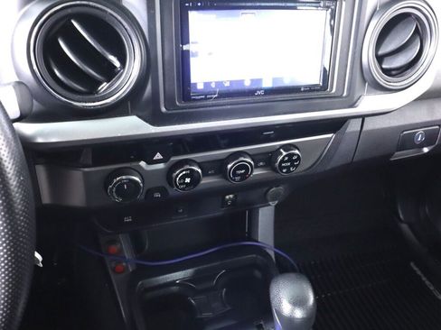 Used 2016 Toyota Tacoma SR5 w/ SR5 Appearance Package (SN) image 15