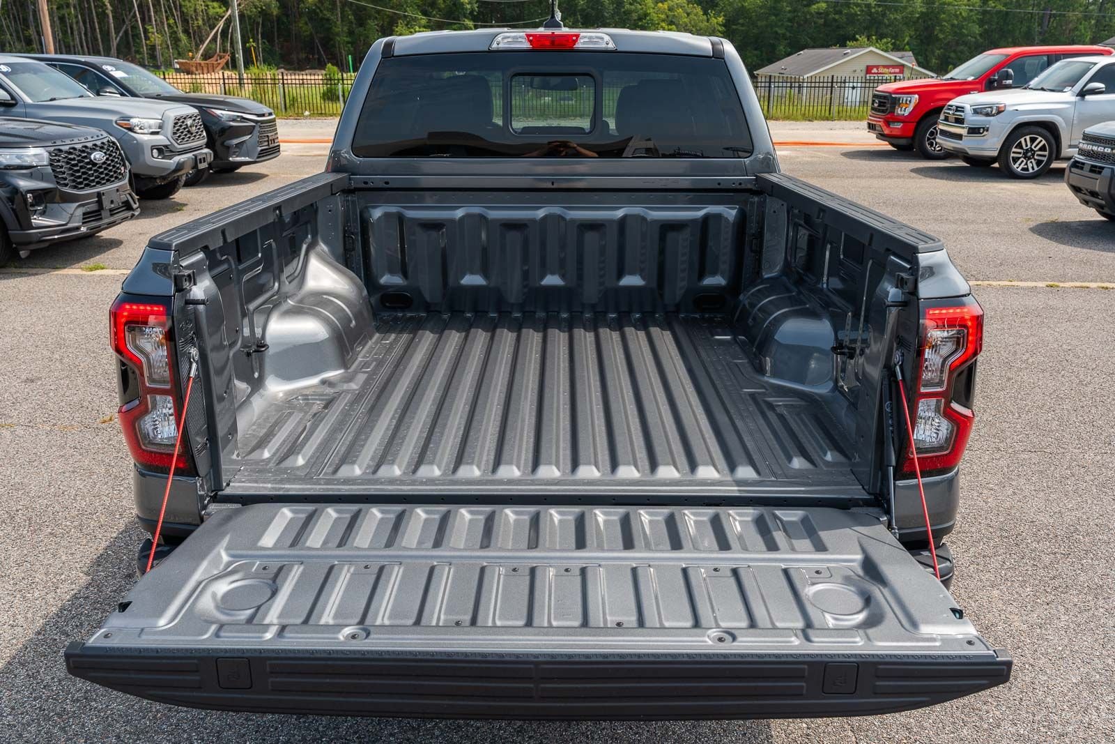 New 2026 Ford Ranger Lariat w/ FX4 Off-Road Package AWD/4WD image 11