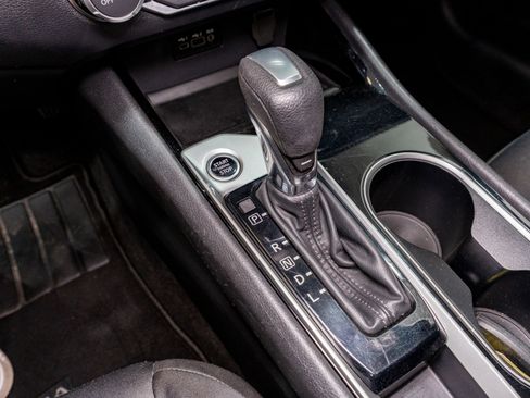 Used 2024 Nissan Altima 2.5 SV FWD image 20