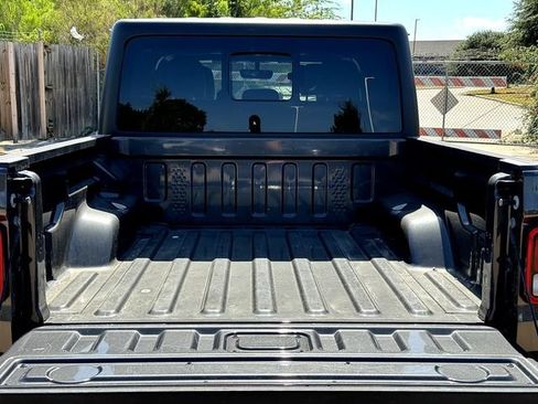 Used 2021 Jeep Gladiator Sport AWD/4WD image 8