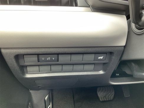 New 2025 Mitsubishi Outlander SE image 30