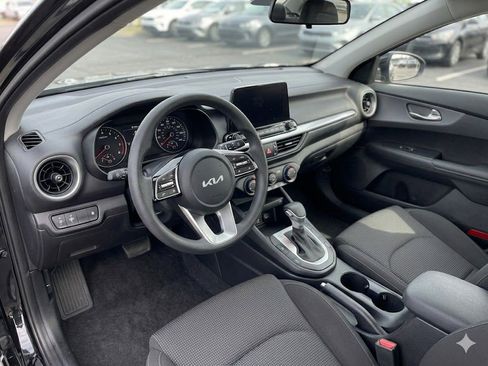 Used 2023 Kia Forte LXS FWD image 2