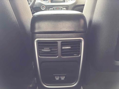 Used 2015 Dodge Charger SE RWD image 51