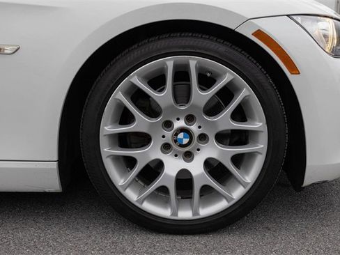 Used 2007 BMW 328i Convertible image 11