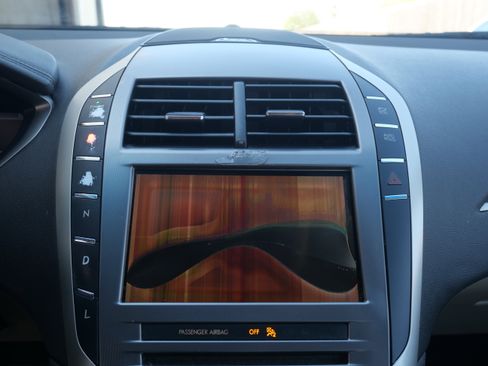 Used 2018 Lincoln MKZ Reserve image 24